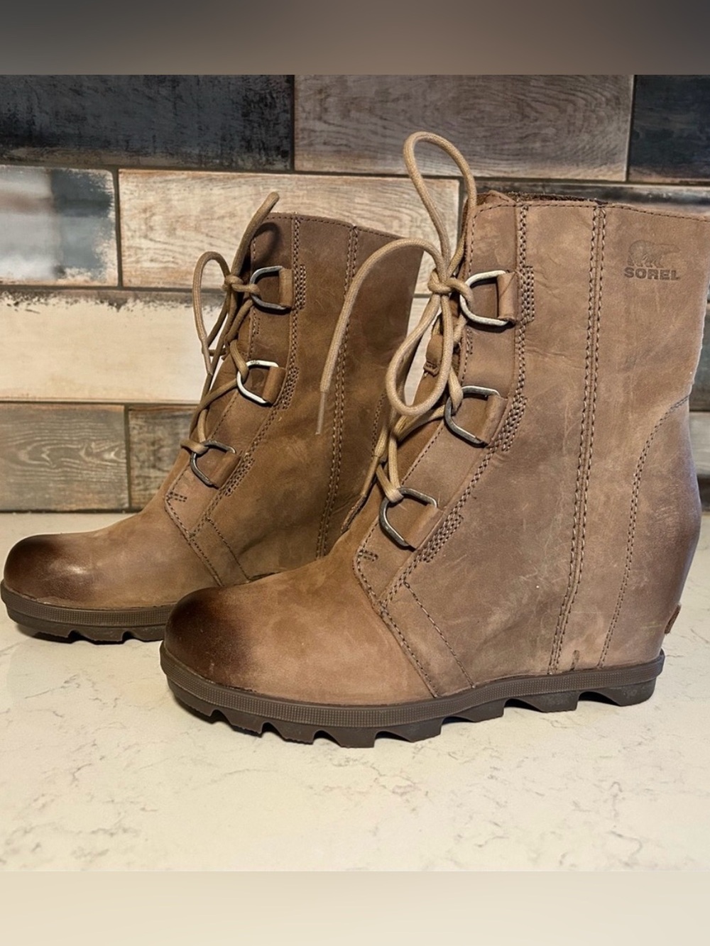 EUC Sorel Joan of Arctic Brown Leather Lace-Up Wedge Boots - Picture 1 of 13